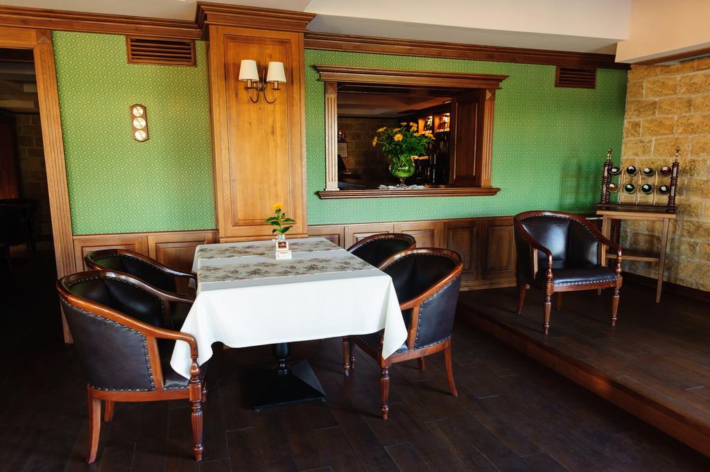 Hotel Zolota Pidkova Kozlin ภายนอก รูปภาพ