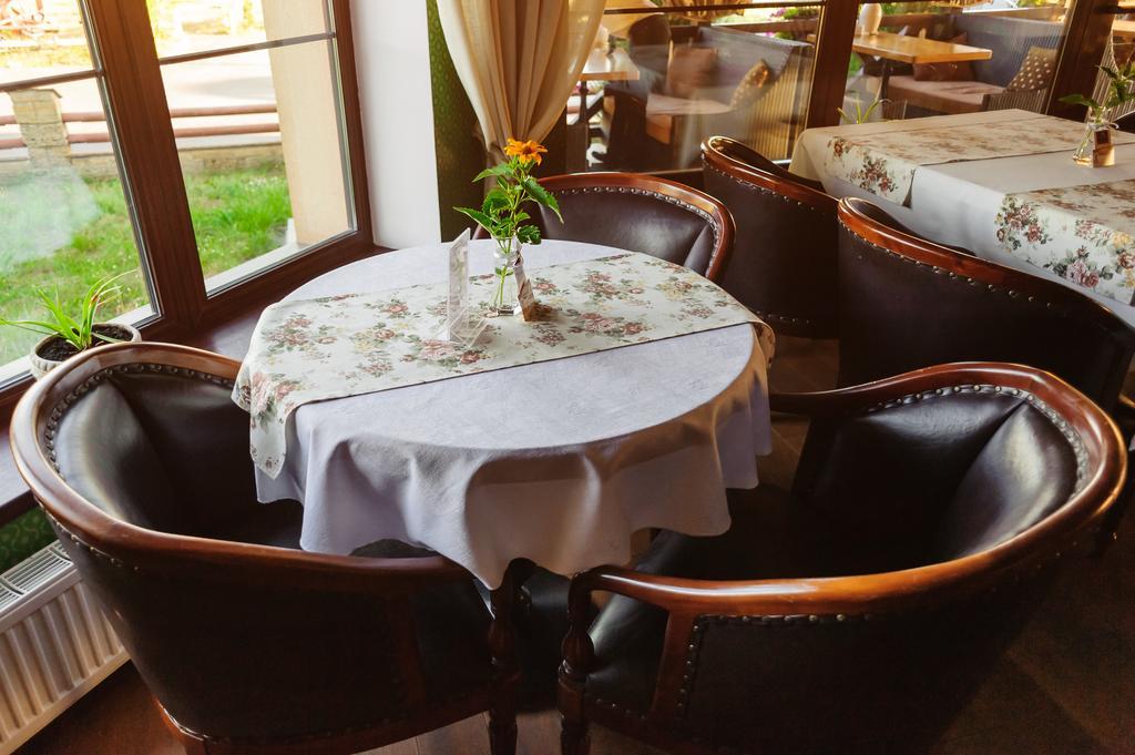 Hotel Zolota Pidkova Kozlin ภายนอก รูปภาพ