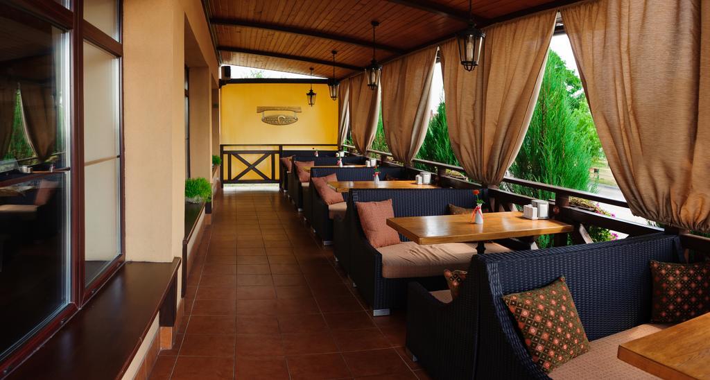 Hotel Zolota Pidkova Kozlin ภายนอก รูปภาพ